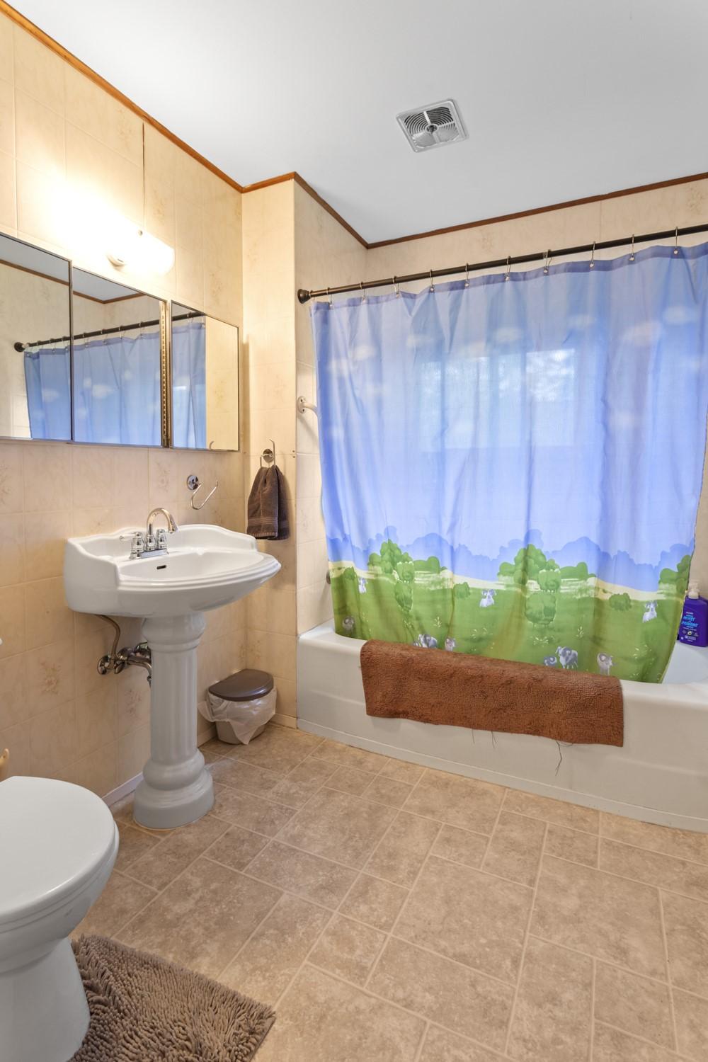 2710 38Th Street, Lister, BC