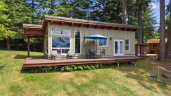 781 Cliff Rd Quadra Island, BC V0P 1N0