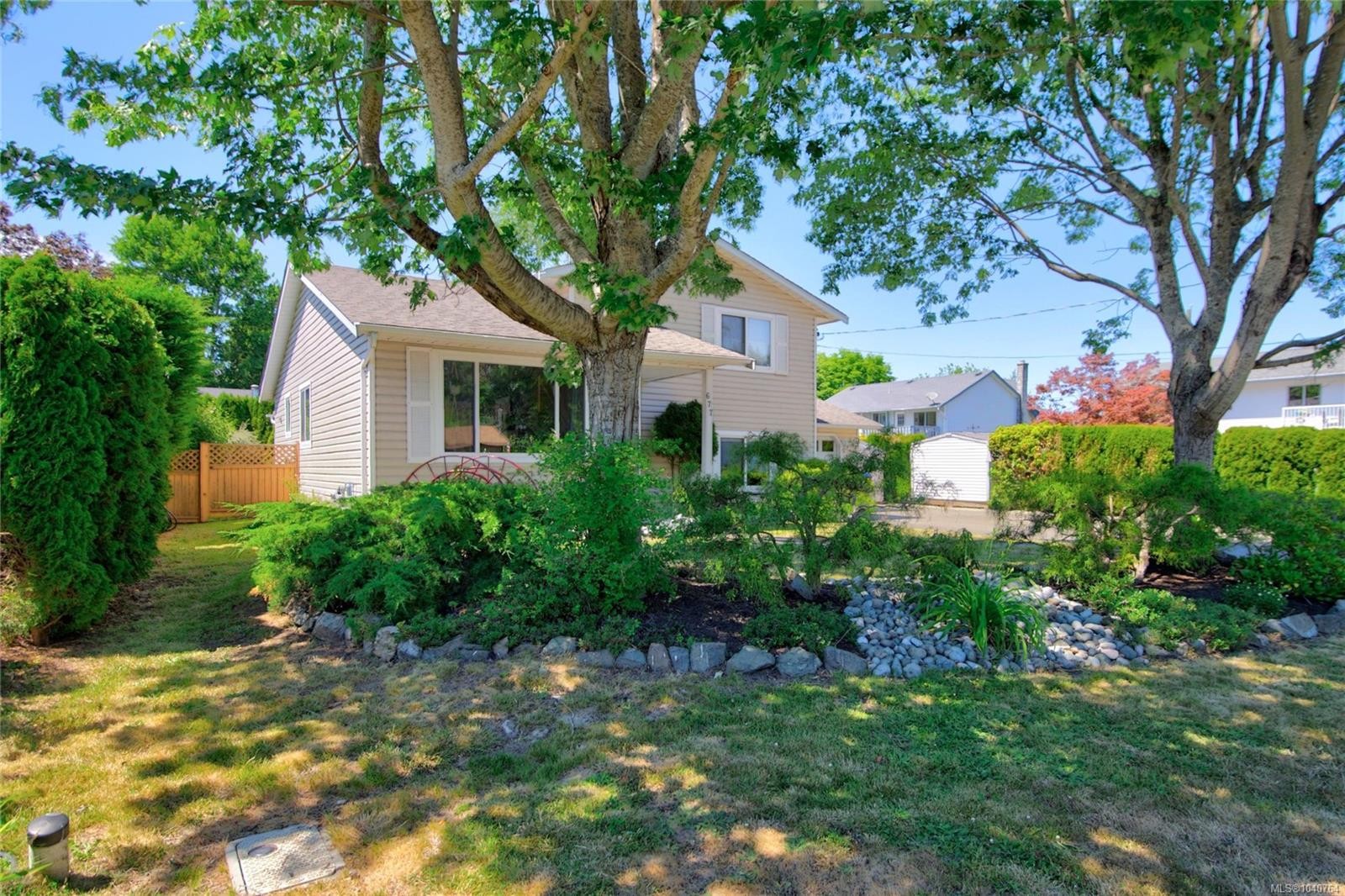 677 Somenos Dr, Comox, BC
