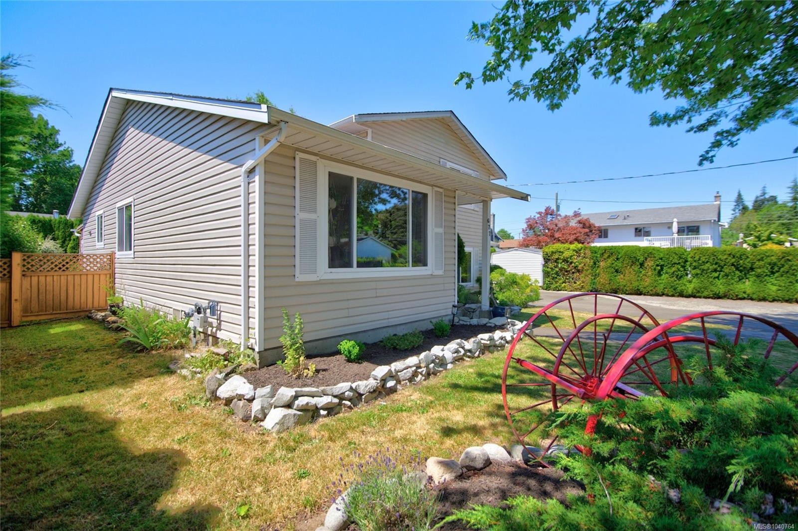 677 Somenos Dr, Comox, BC