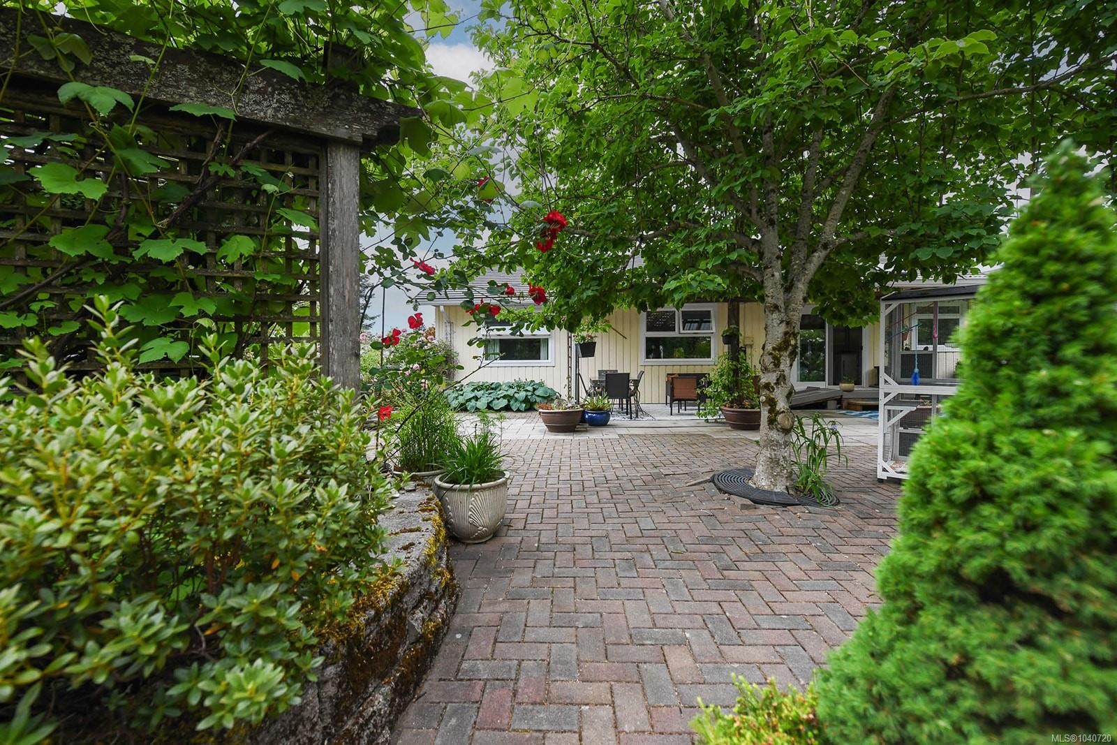 2136 Bolt Ave, Comox, BC
