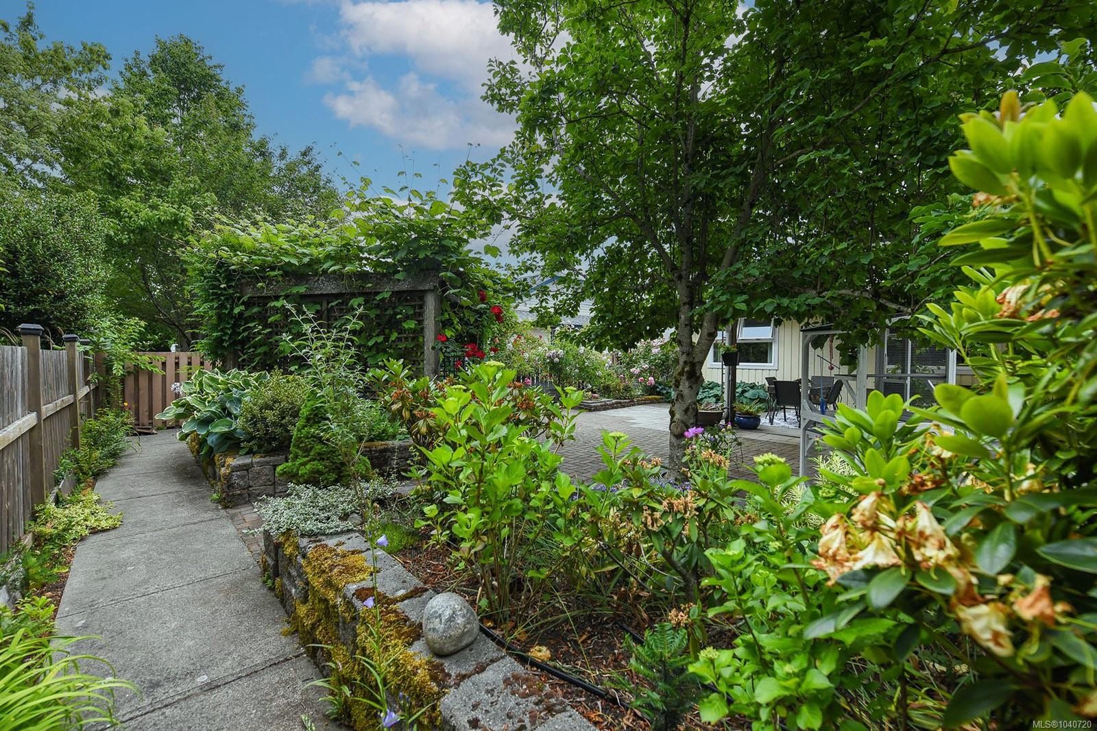 2136 Bolt Ave, Comox, BC