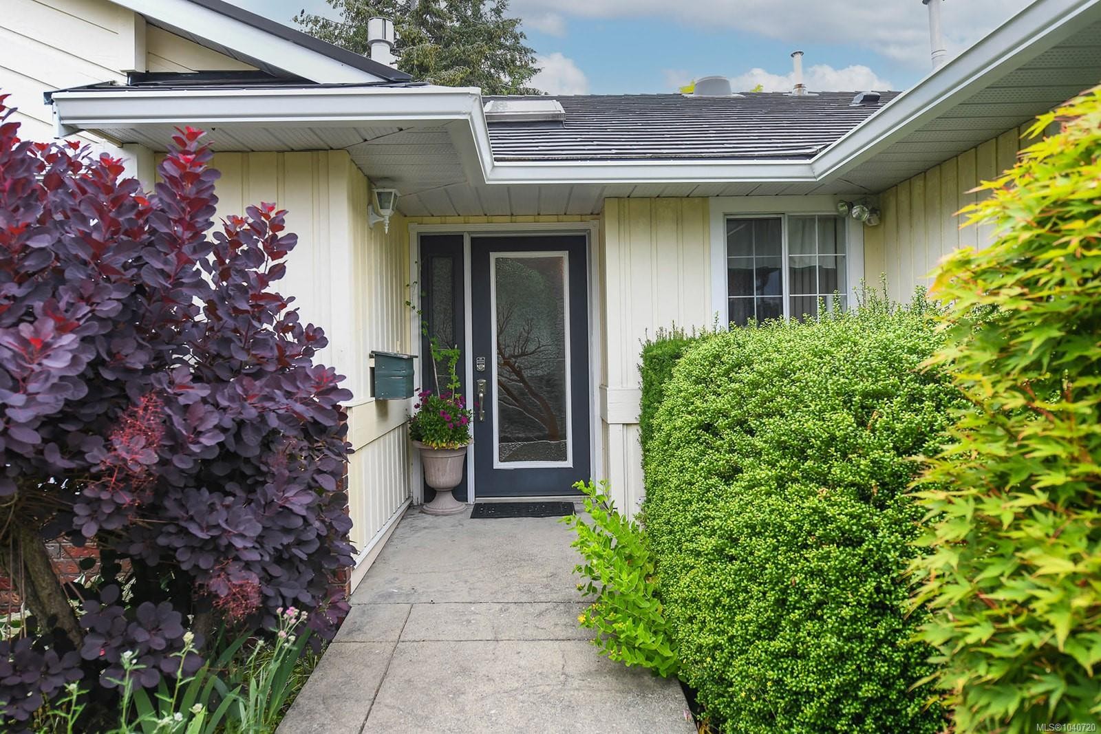 2136 Bolt Ave, Comox, BC