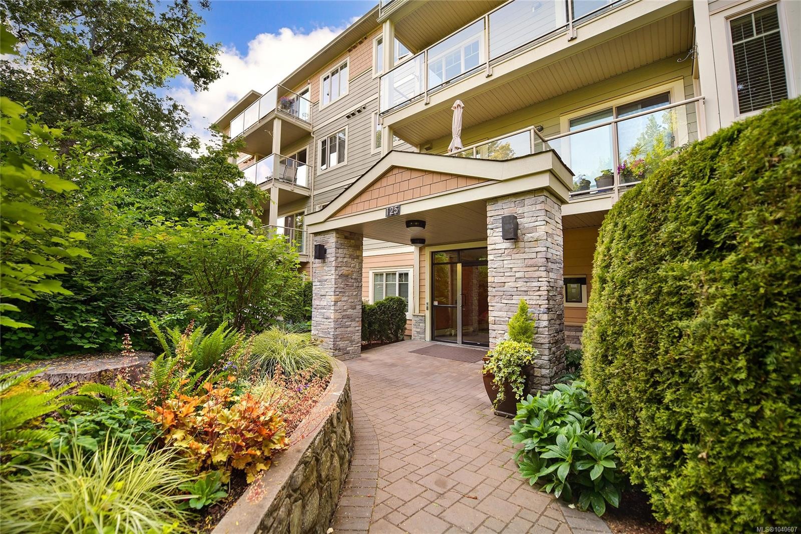 #205-125 Aldersmith Pl, View Royal, BC