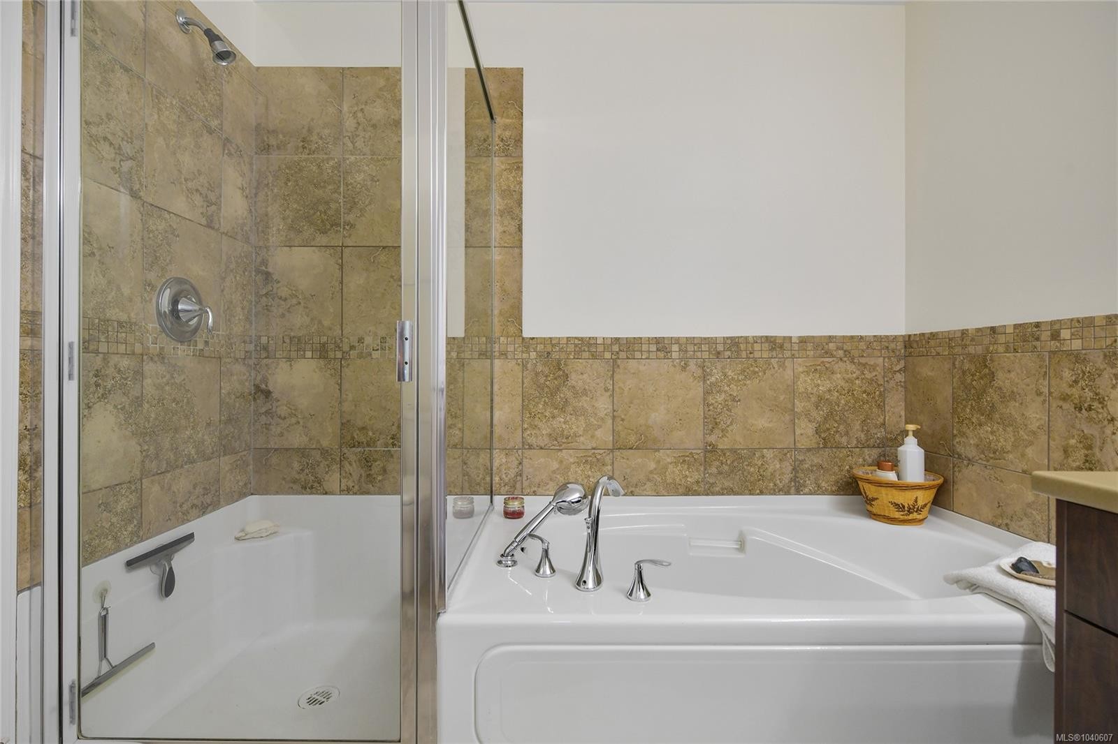 #205-125 Aldersmith Pl, View Royal, BC