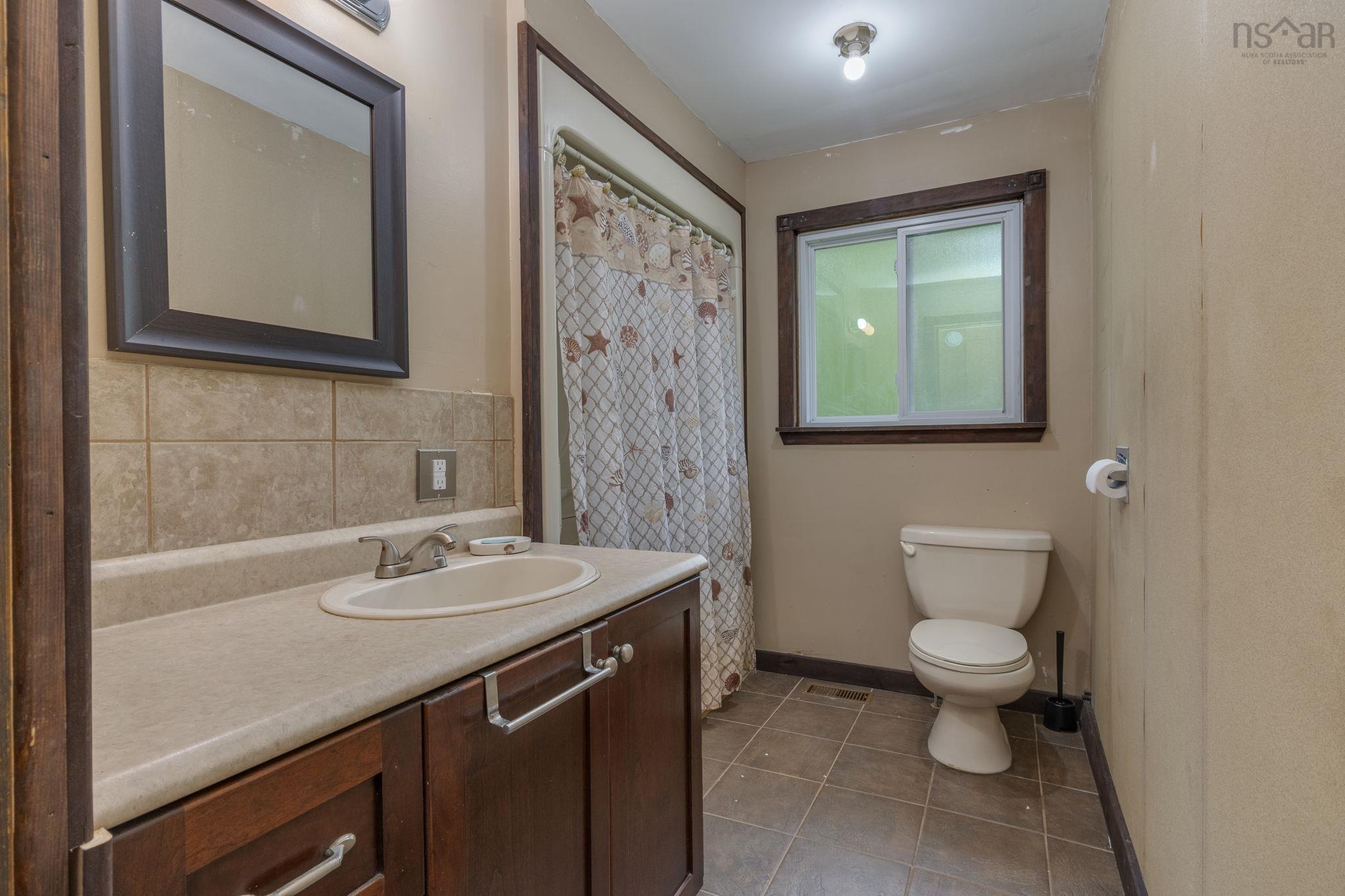 176 Miller Lake Road, Fall River, NS