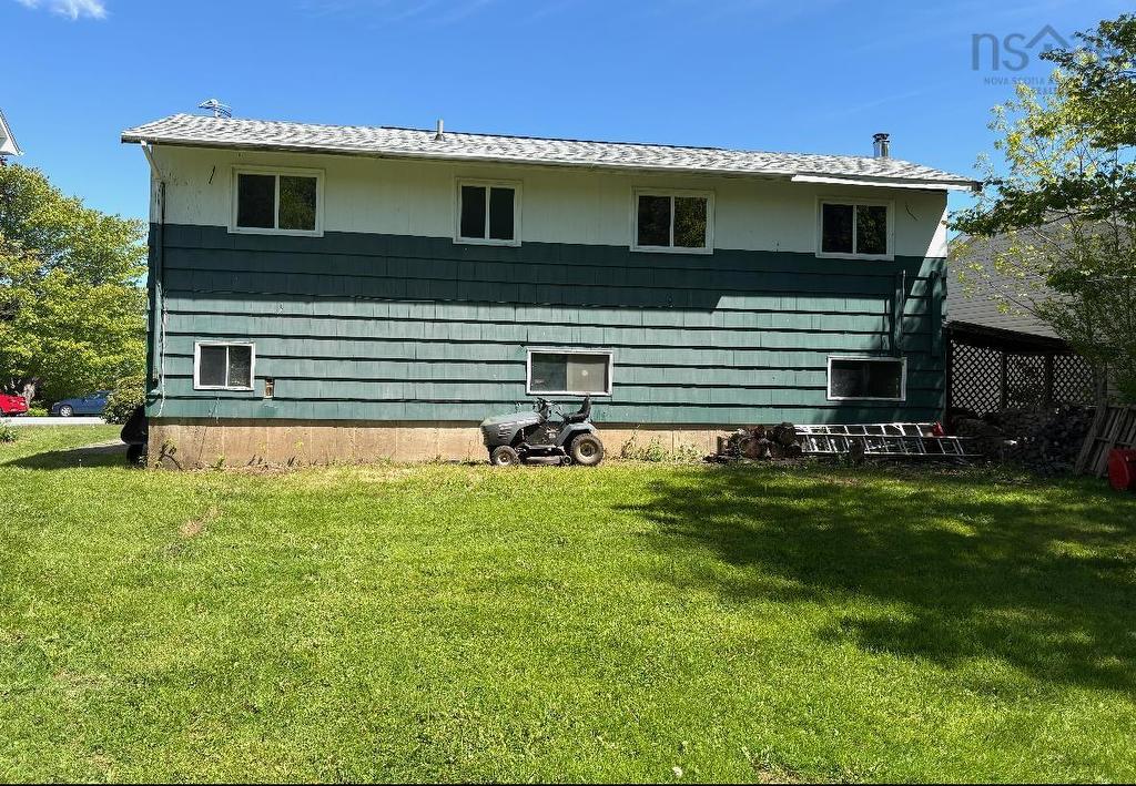 176 Miller Lake Road, Fall River, NS