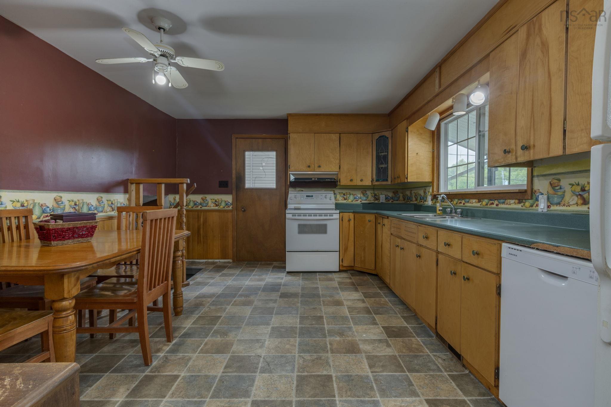 176 Miller Lake Road, Fall River, NS
