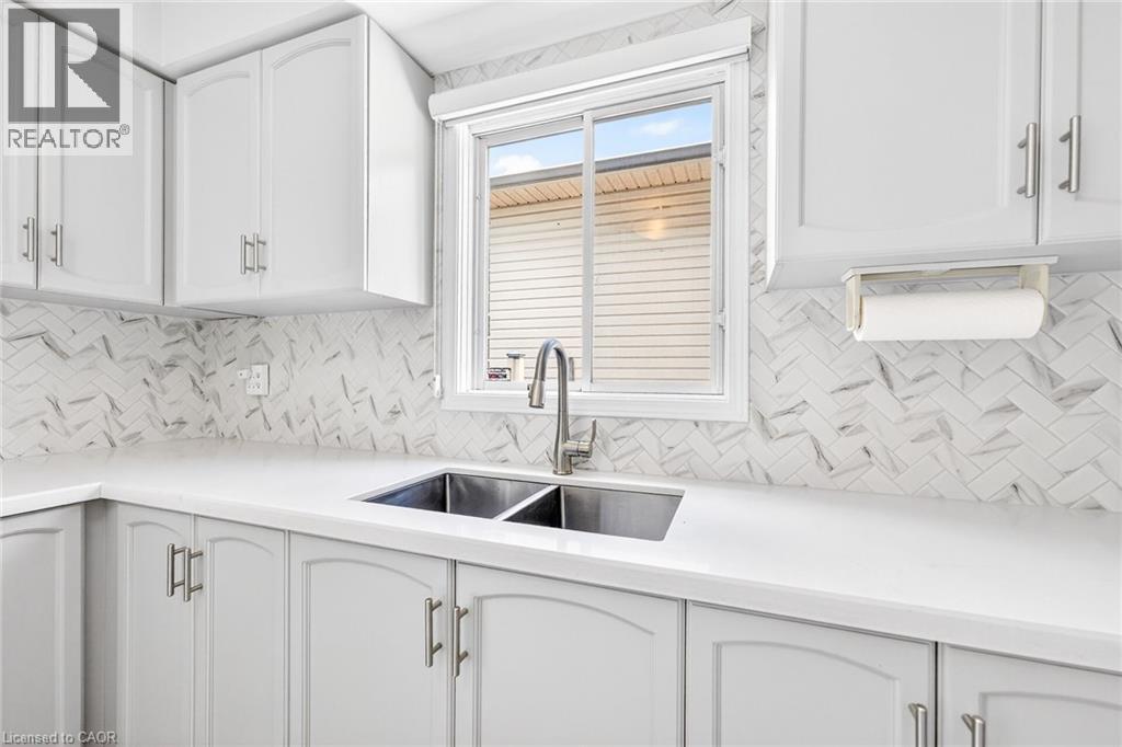 45 Ossington Drive, Hamilton, ON