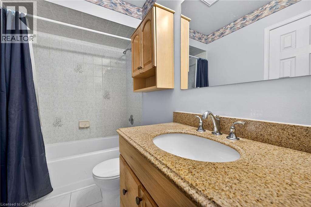 45 Ossington Drive, Hamilton, ON