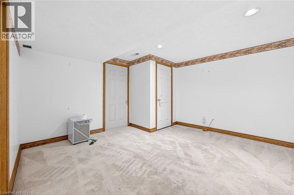 45 Ossington Drive, Hamilton, ON