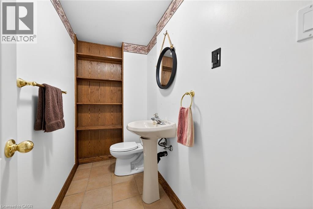 45 Ossington Drive, Hamilton, ON