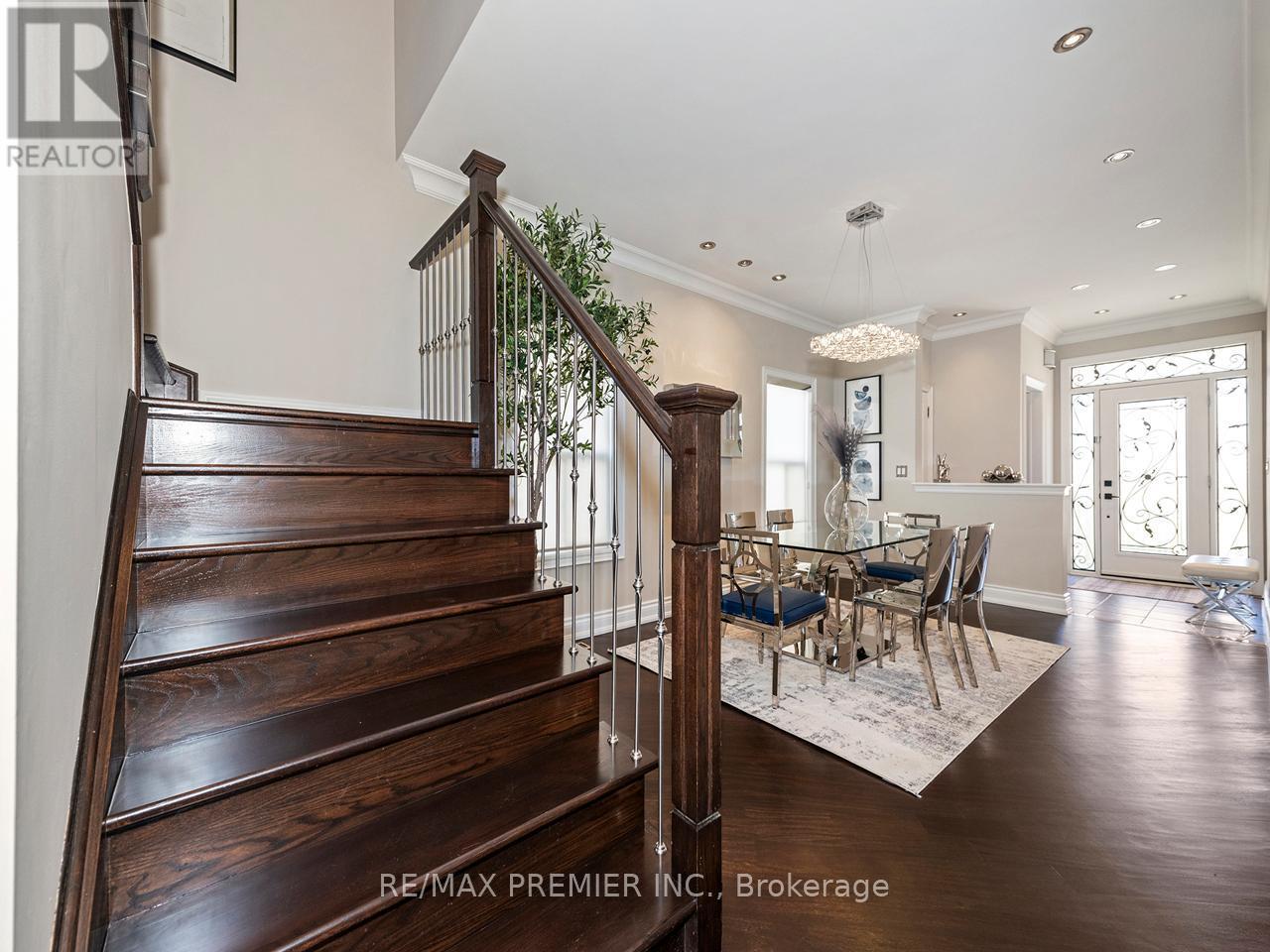 6 Lockburn Crescent, Brampton, ON