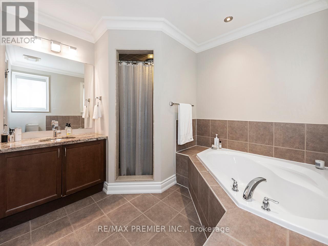 6 Lockburn Crescent, Brampton, ON