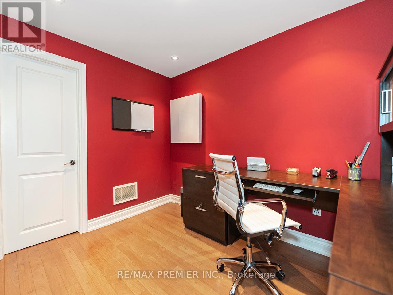 6 Lockburn Crescent, Brampton, ON