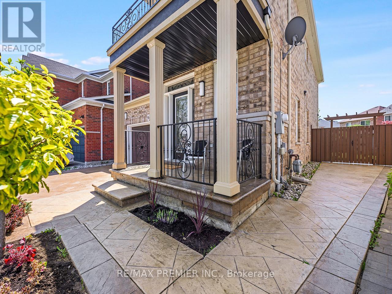 6 Lockburn Crescent, Brampton, ON