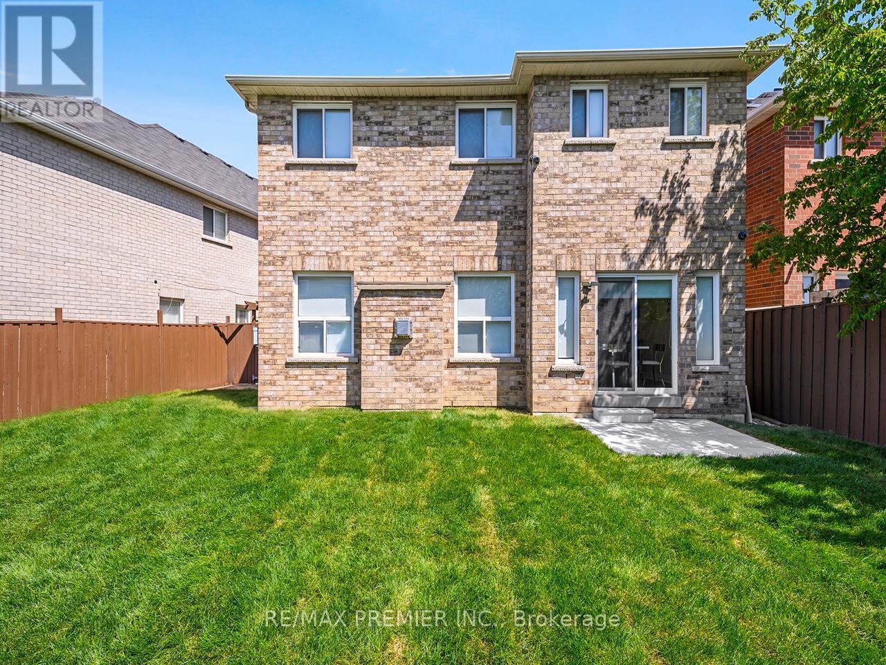 6 Lockburn Crescent, Brampton, ON