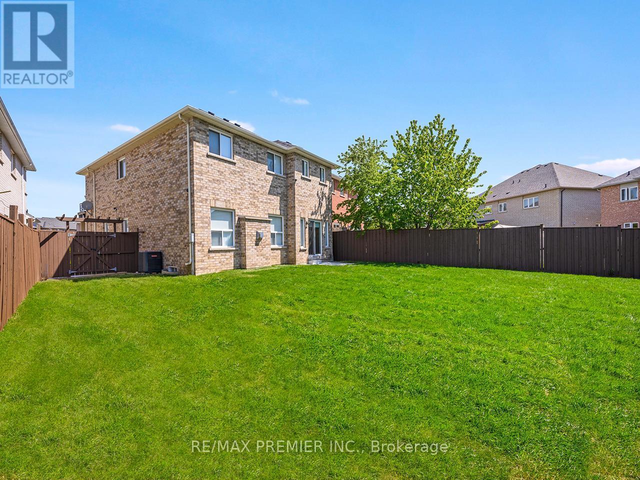 6 Lockburn Crescent, Brampton, ON