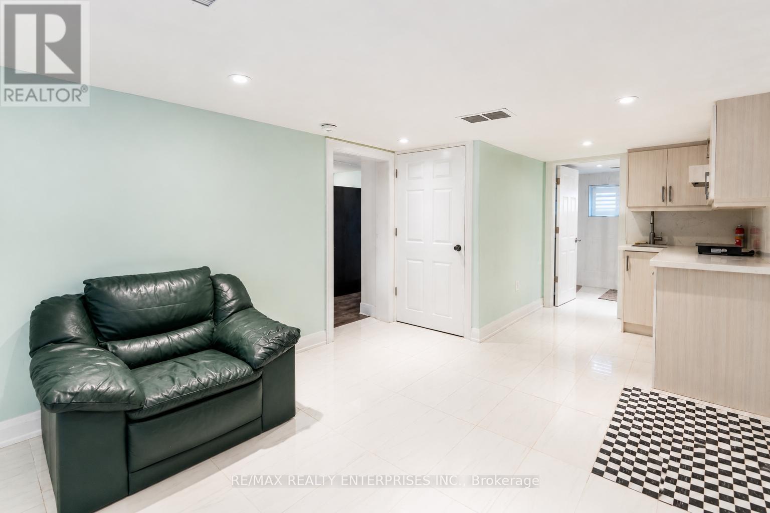 1078 Sawyer Avenue, Mississauga, ON