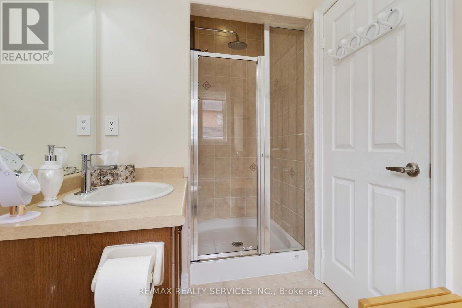15 Valleystream Circle, Brampton, ON