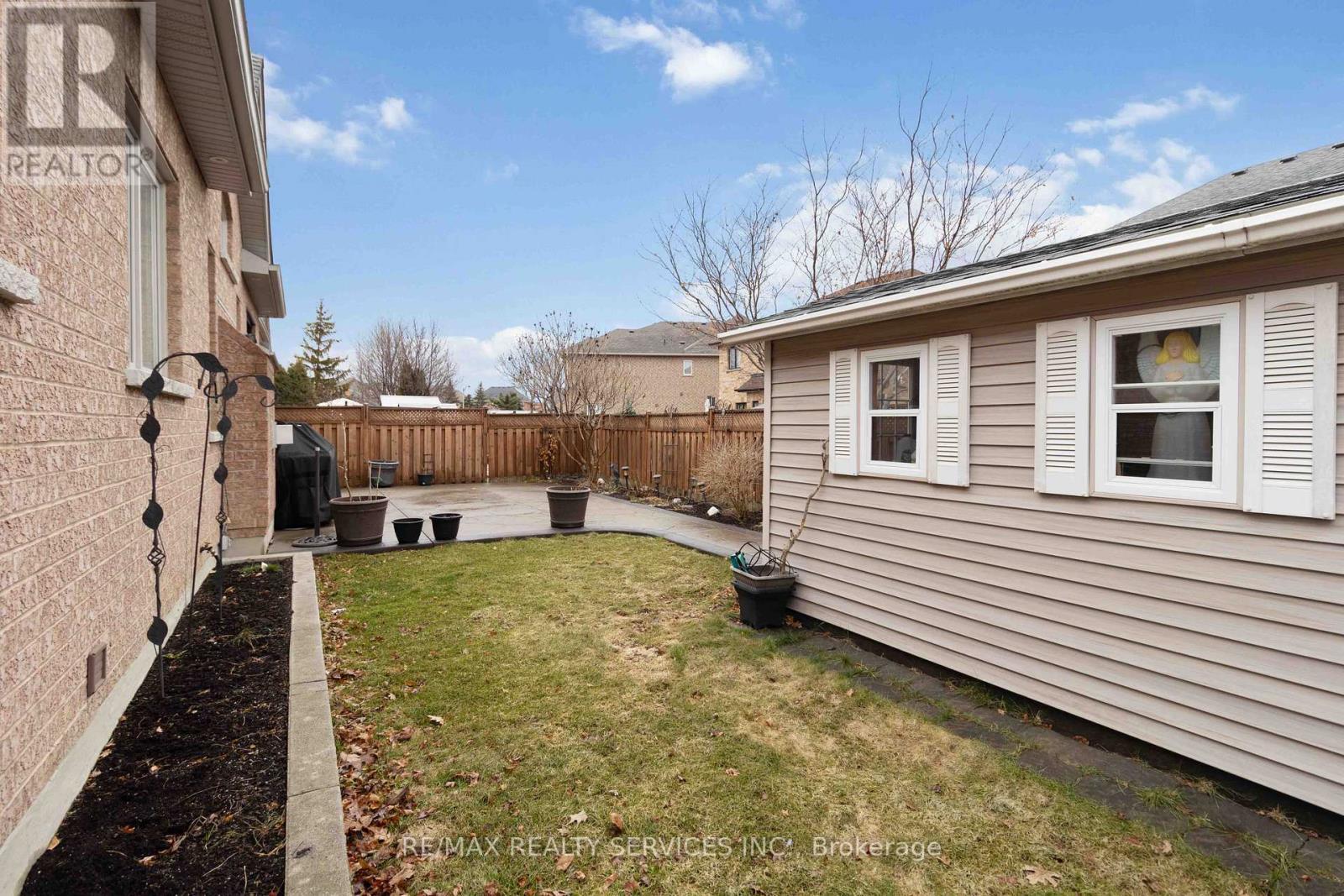 15 Valleystream Circle, Brampton, ON