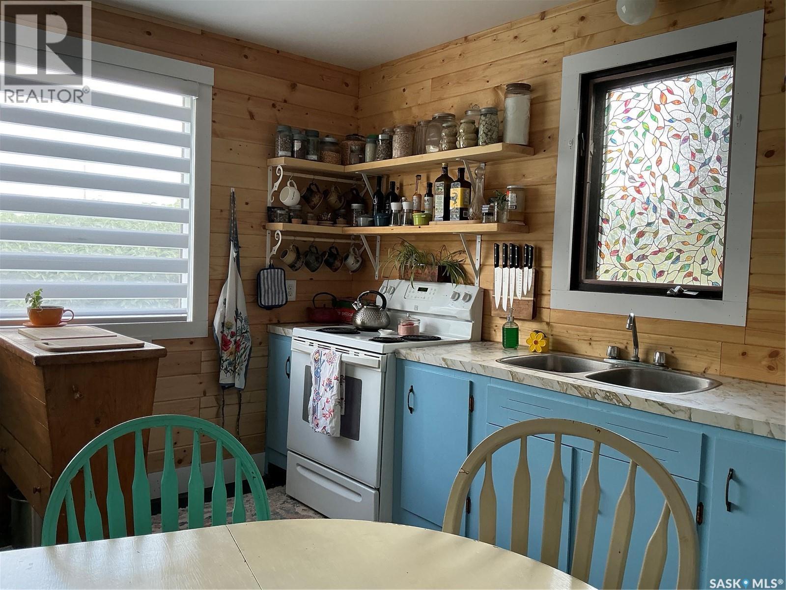 325 Centre Street, Coronach, SK