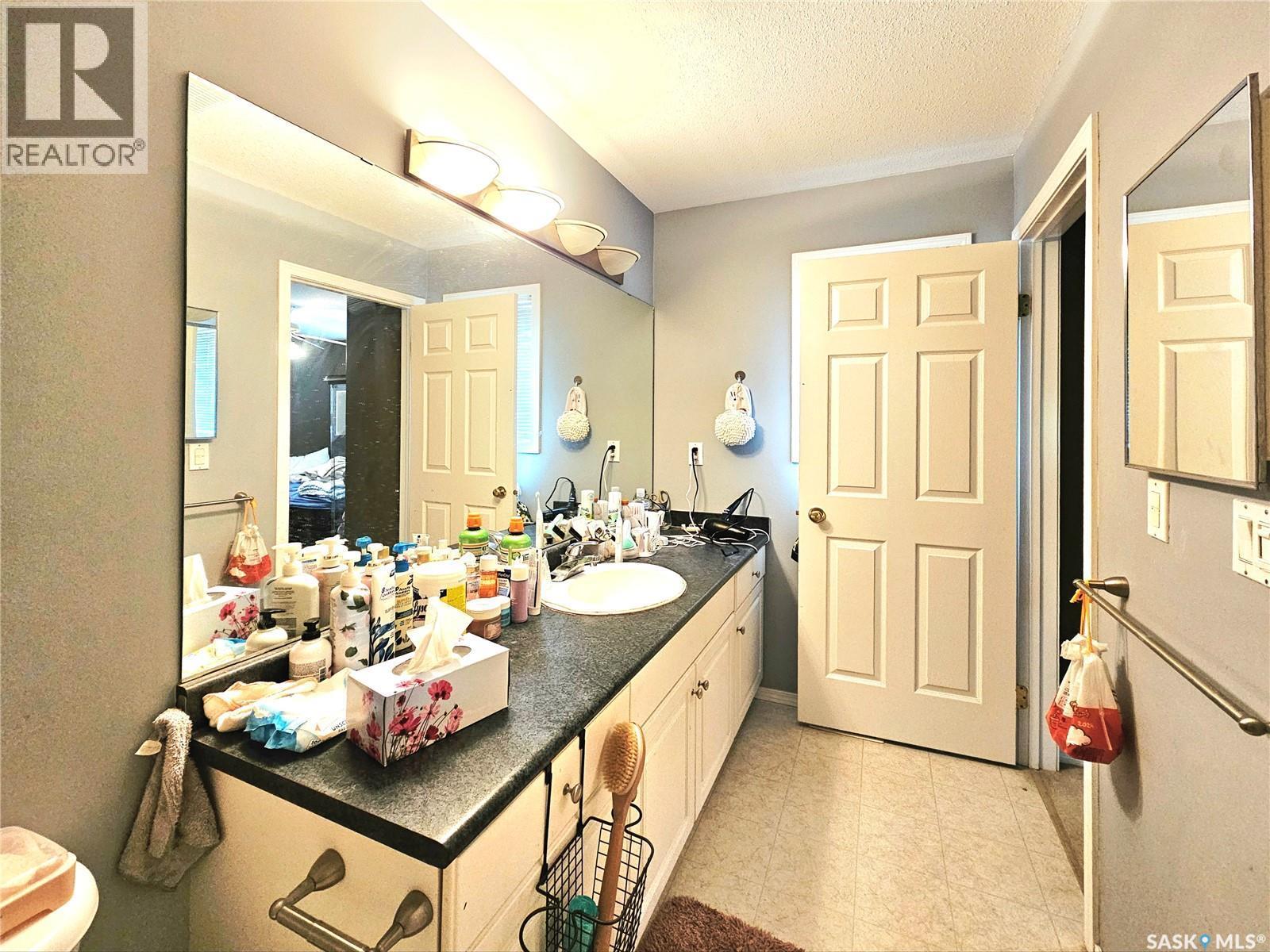 10 410 Keevil Crescent, Saskatoon, SK