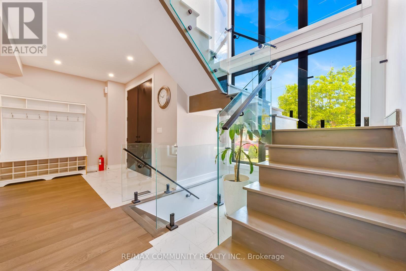 856 Kennedy Road, Toronto, ON