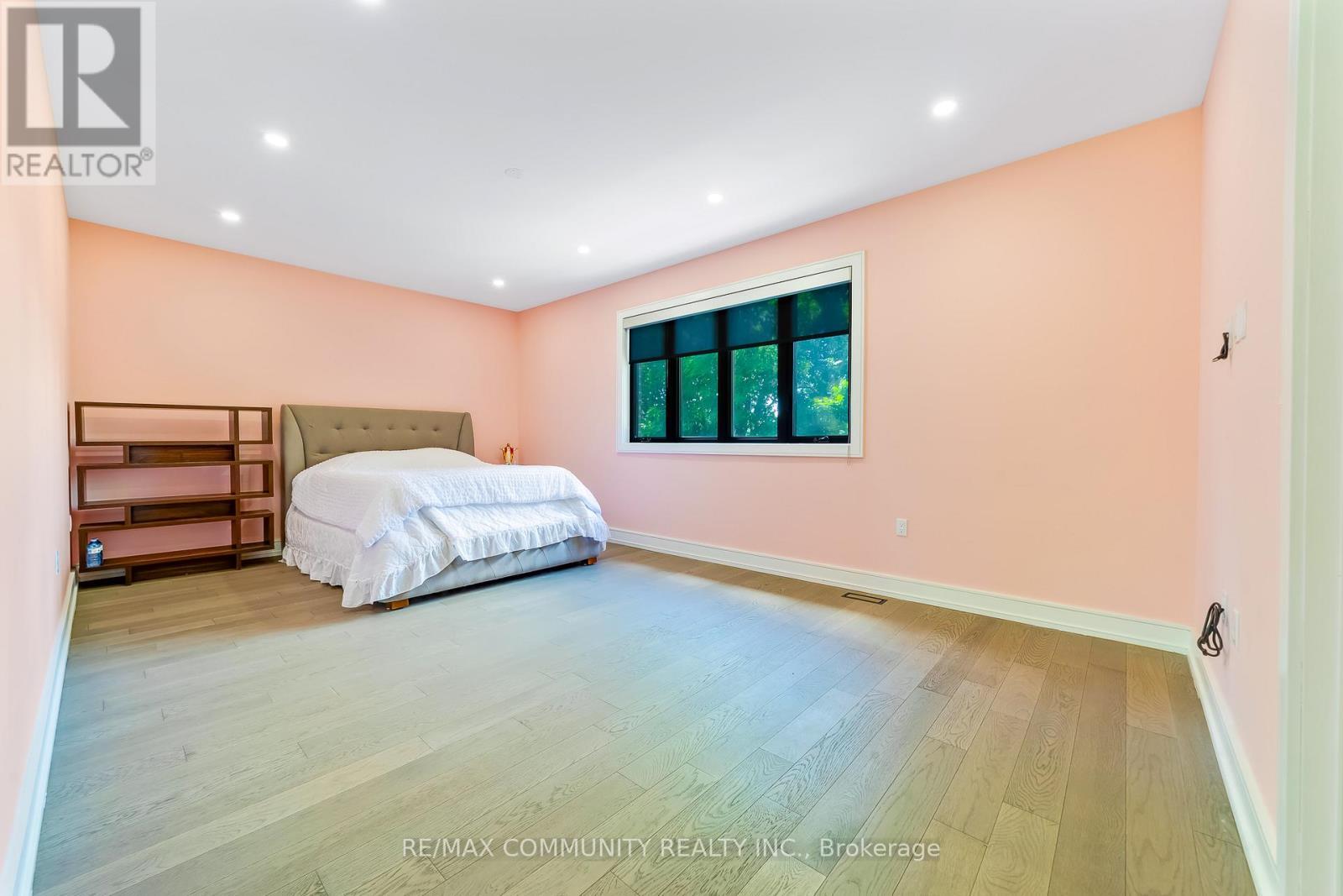 856 Kennedy Road, Toronto, ON