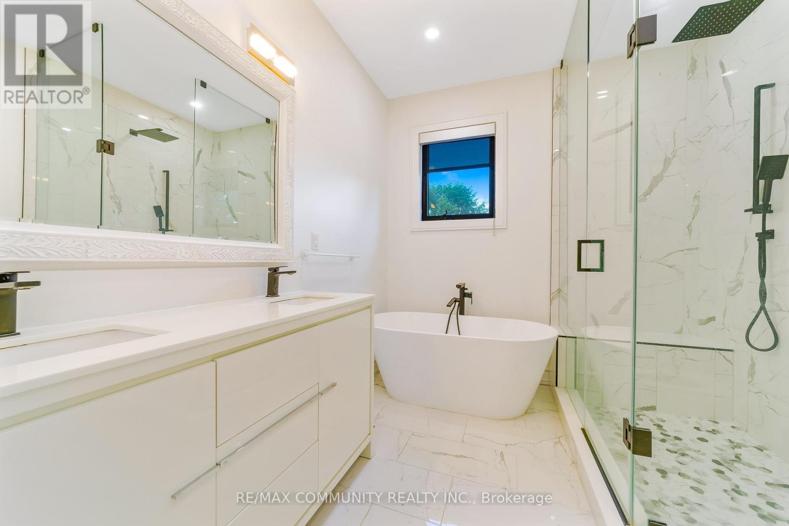 856 Kennedy Road, Toronto, ON
