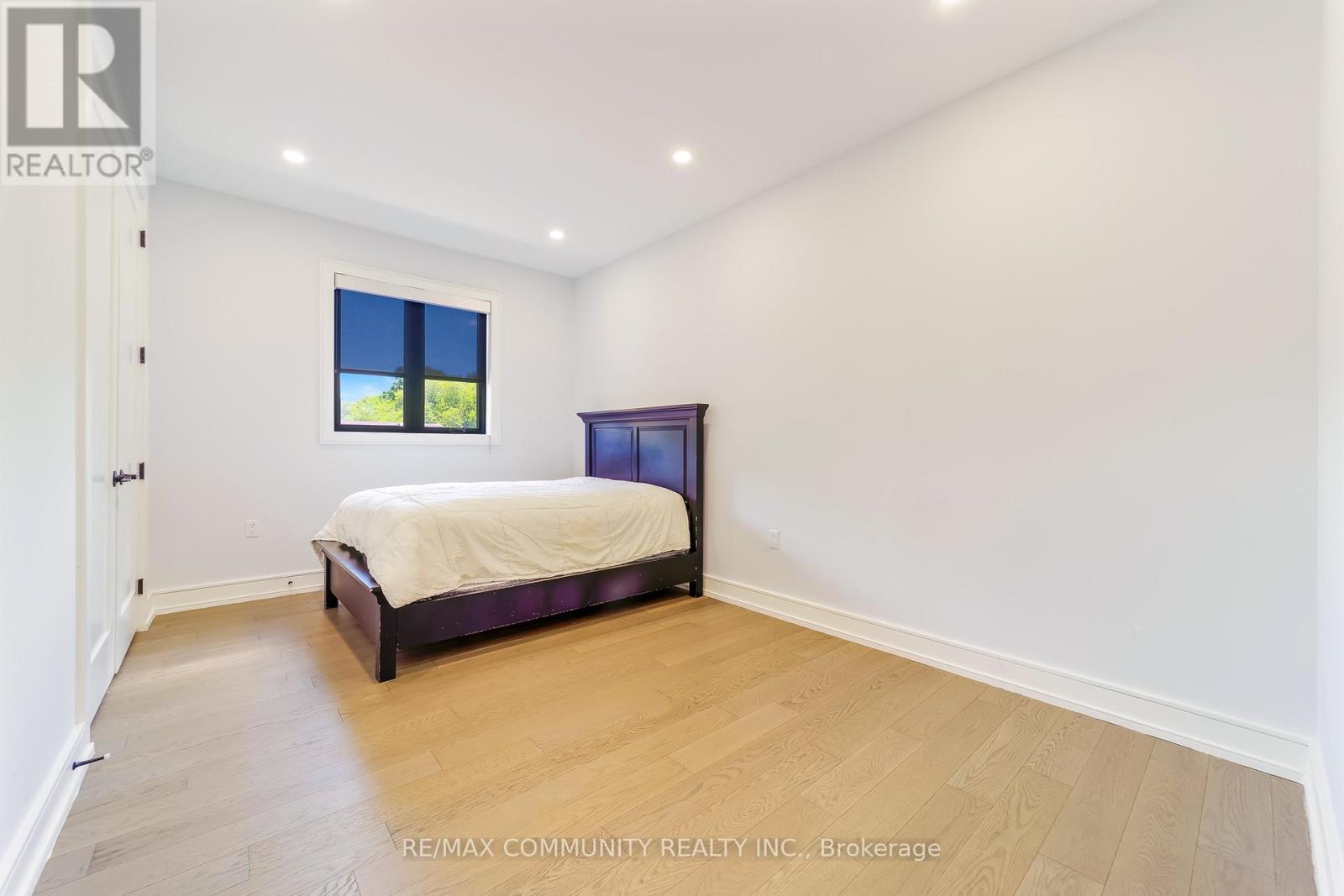 856 Kennedy Road, Toronto, ON
