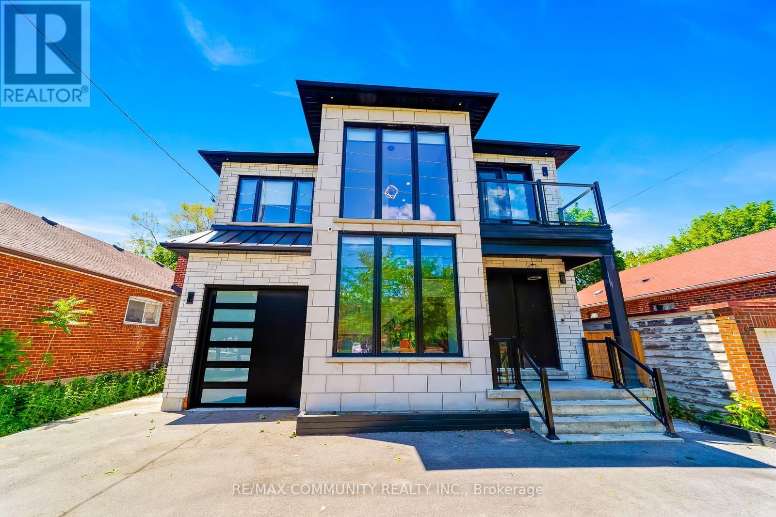 856 Kennedy Road, Toronto, ON