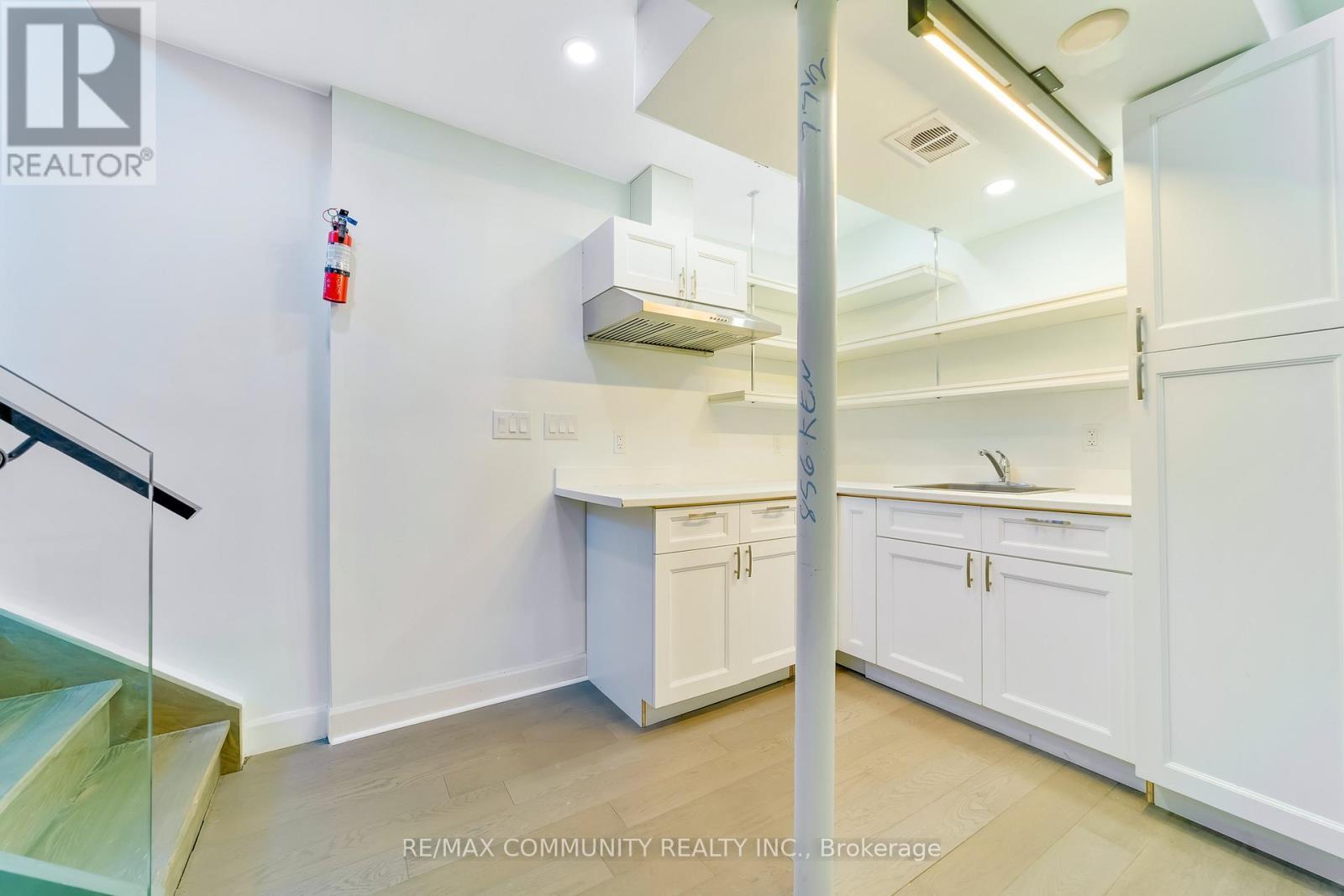 856 Kennedy Road, Toronto, ON