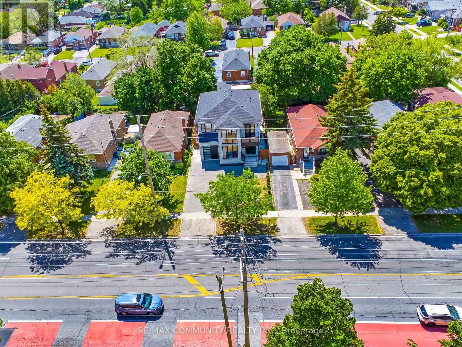 856 Kennedy Road, Toronto, ON