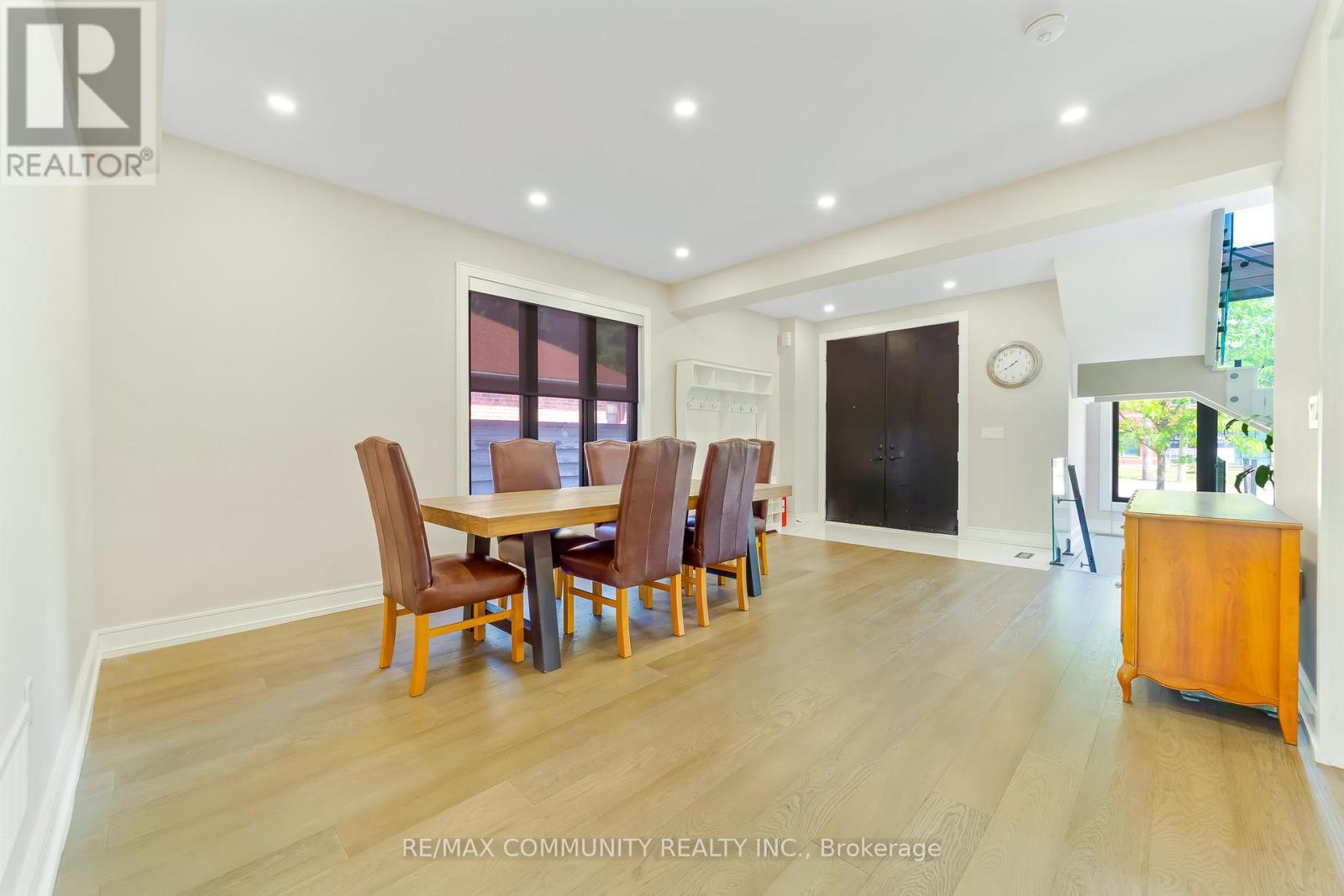 856 Kennedy Road, Toronto, ON