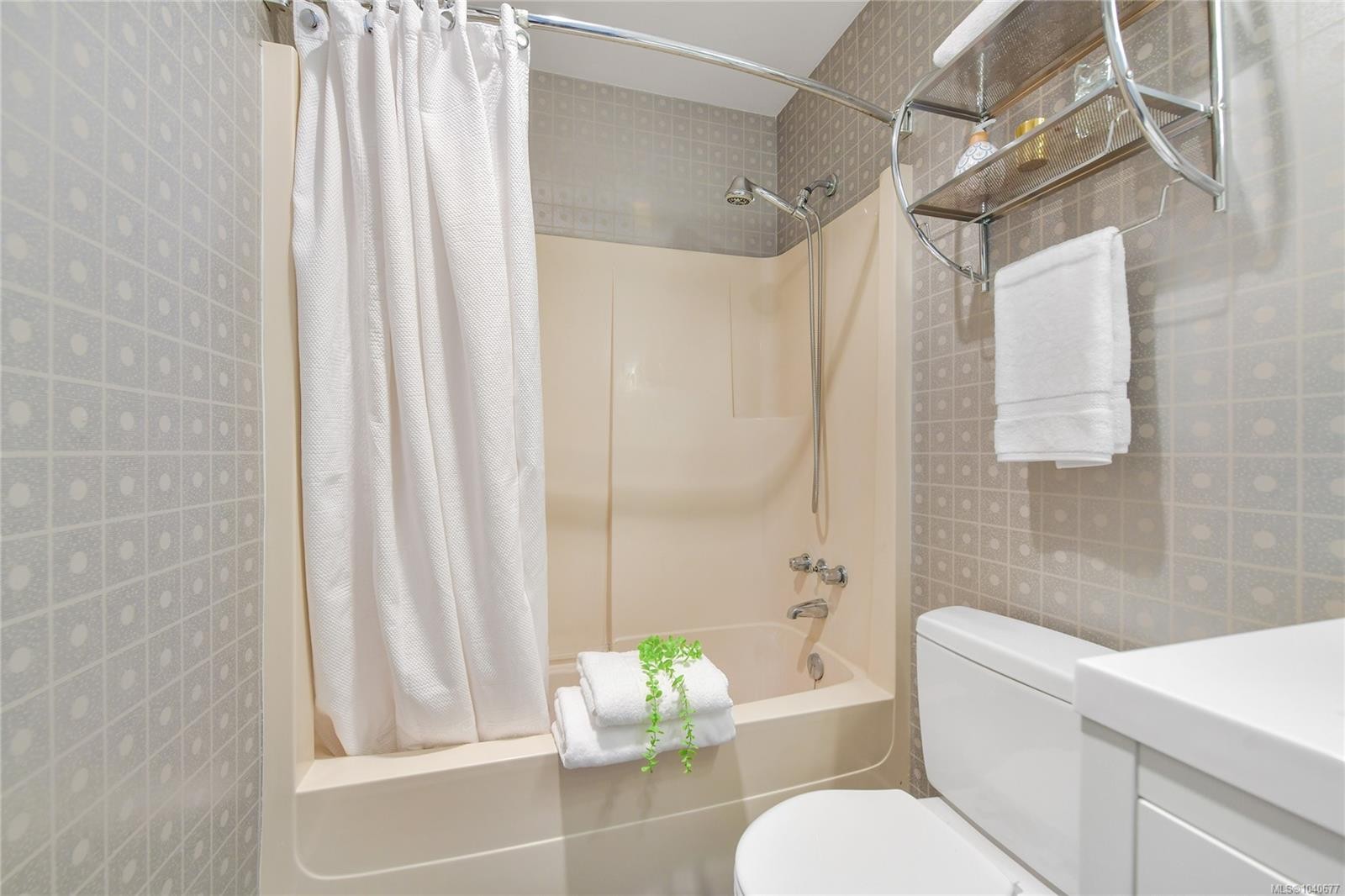 #301-2490 Bevan Ave, Sidney, BC
