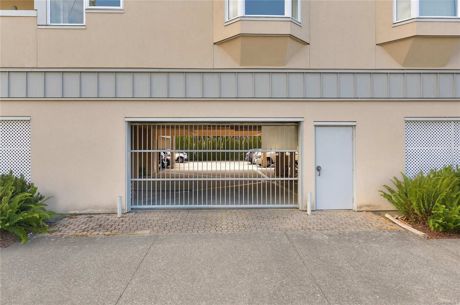 #301-2490 Bevan Ave, Sidney, BC
