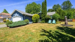2115 Drake Pl Courtenay, BC V9N 8Y8