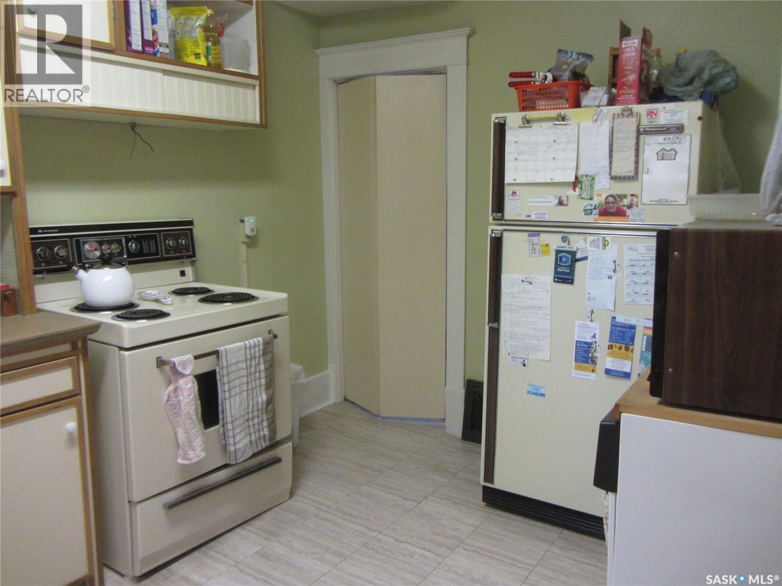 914 Victoria Avenue, Saskatoon, SK