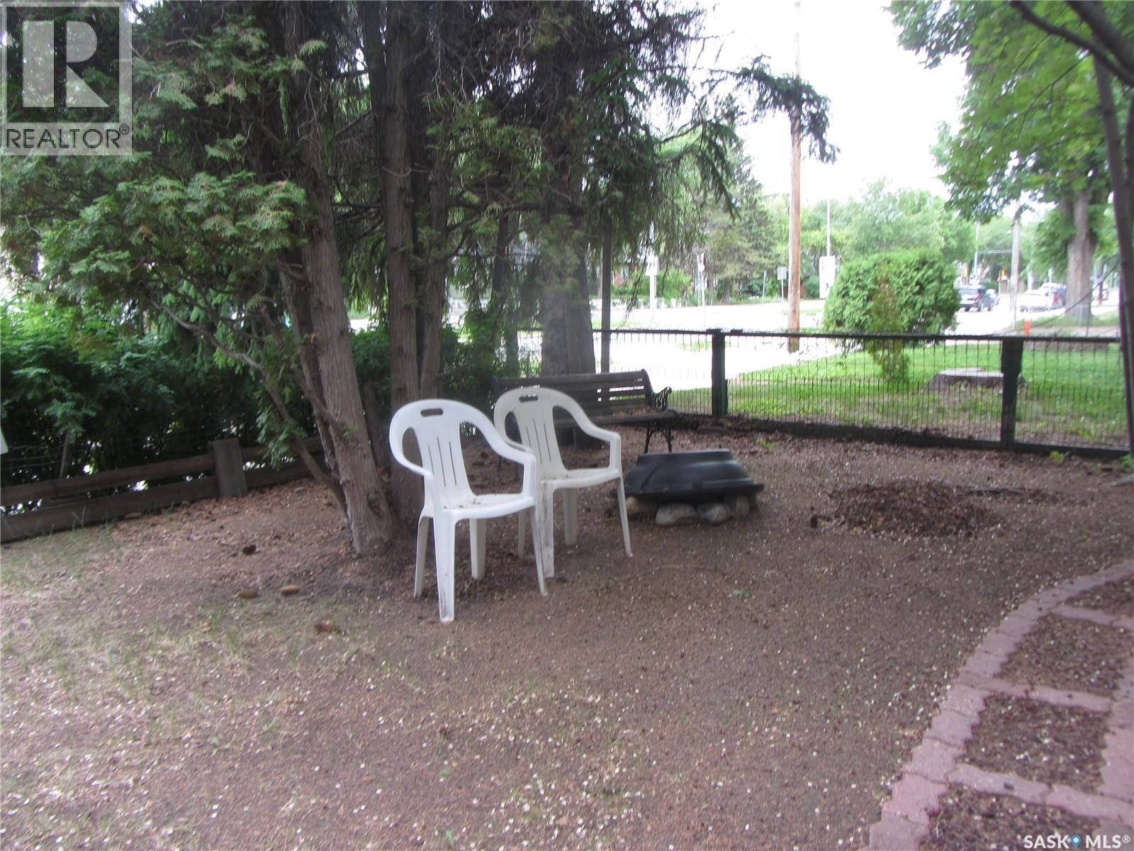 914 Victoria Avenue, Saskatoon, SK