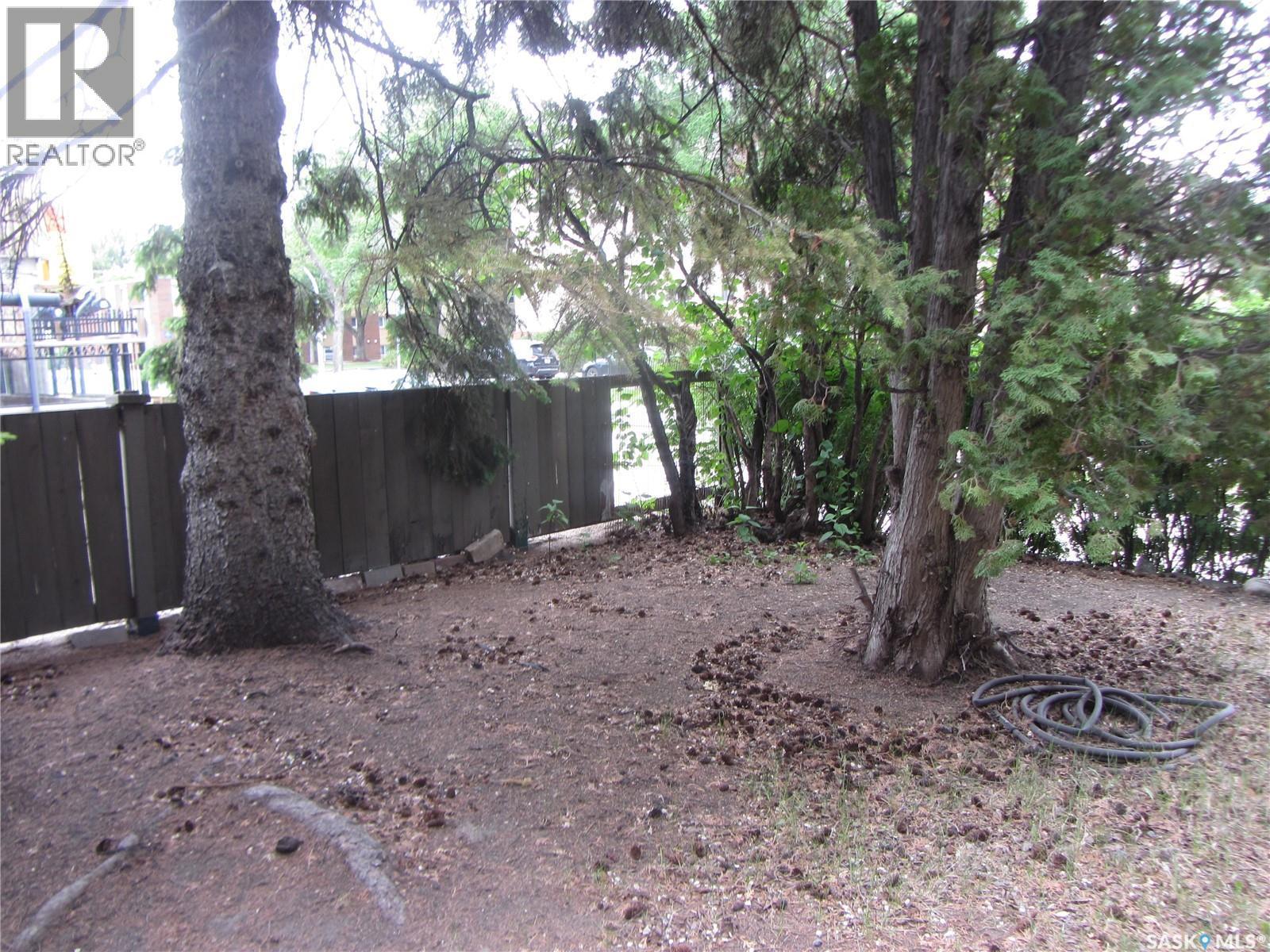 914 Victoria Avenue, Saskatoon, SK