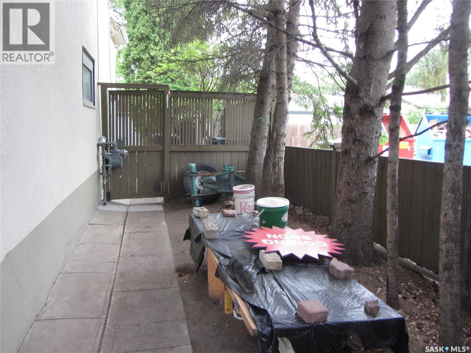 914 Victoria Avenue, Saskatoon, SK