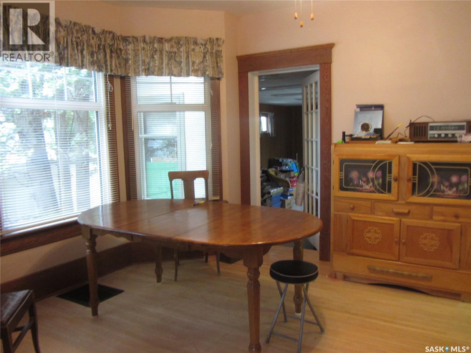 914 Victoria Avenue, Saskatoon, SK