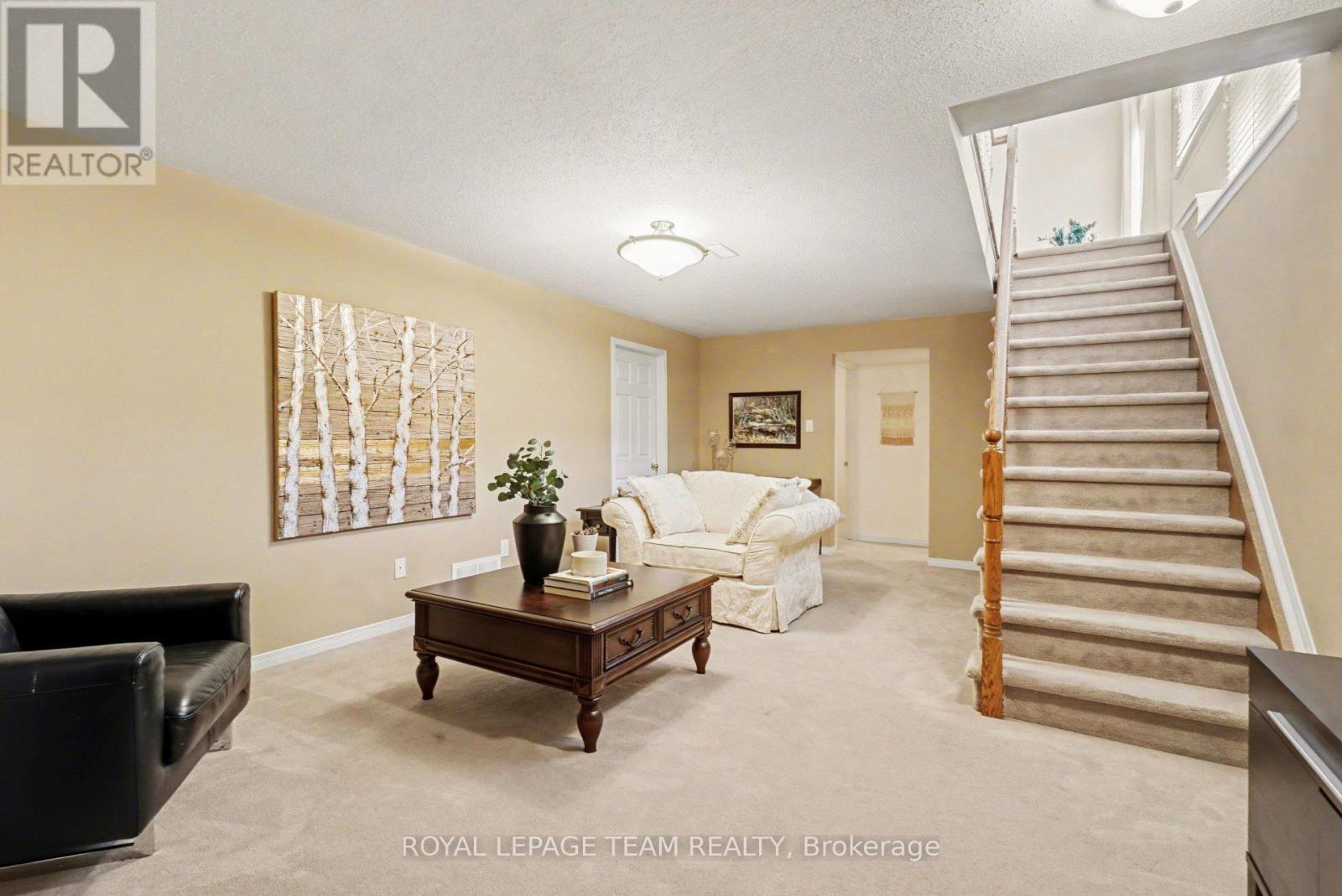 25 Sawchuk Terrace, Ottawa, ON