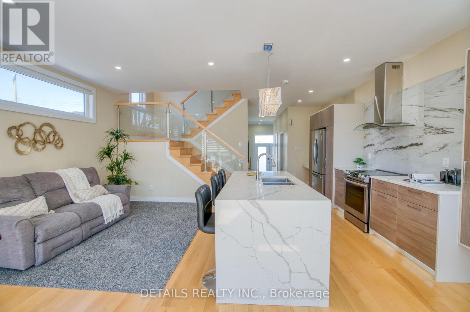 992 Baseline Road E, Ottawa, ON