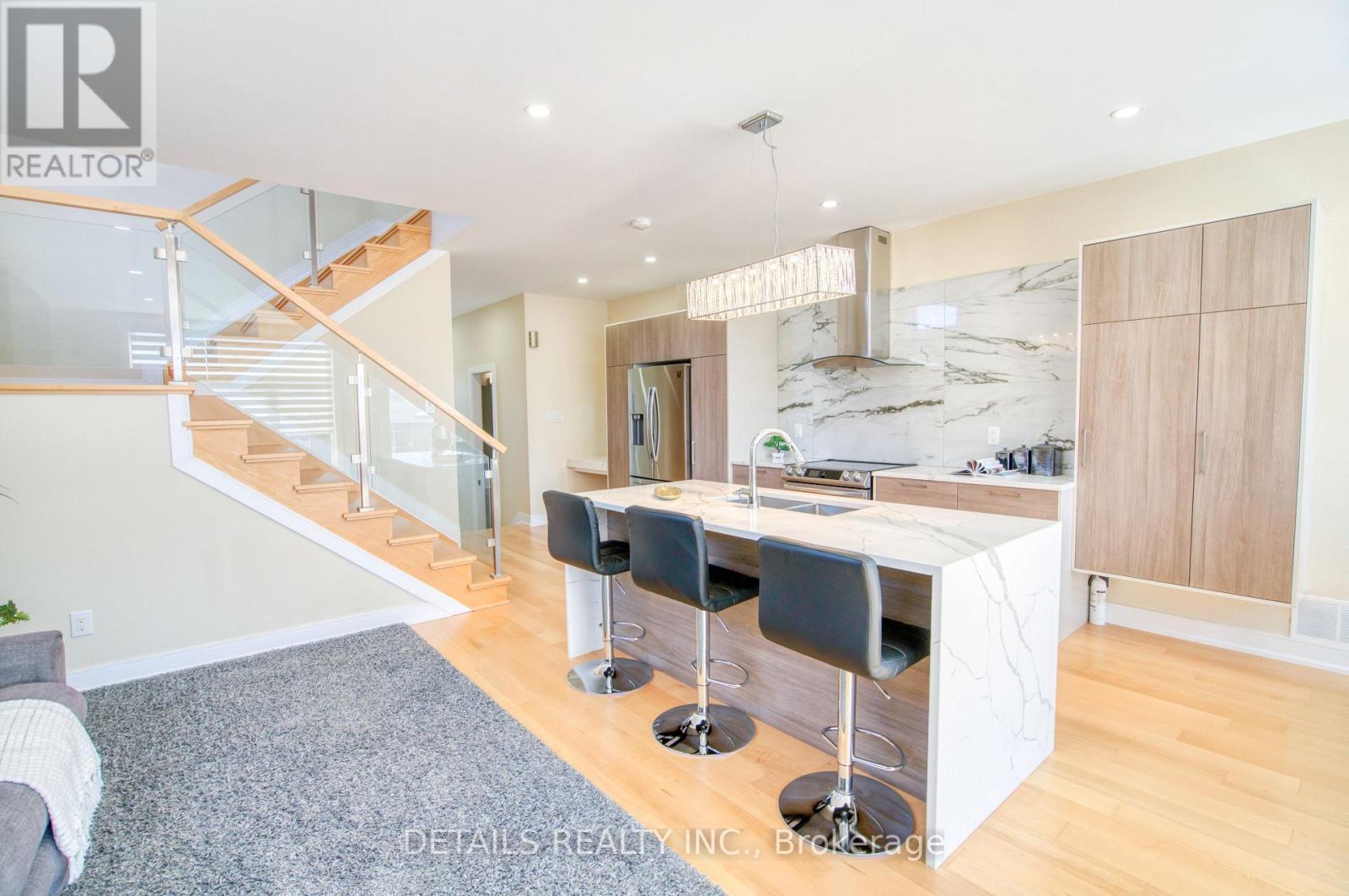 992 Baseline Road E, Ottawa, ON