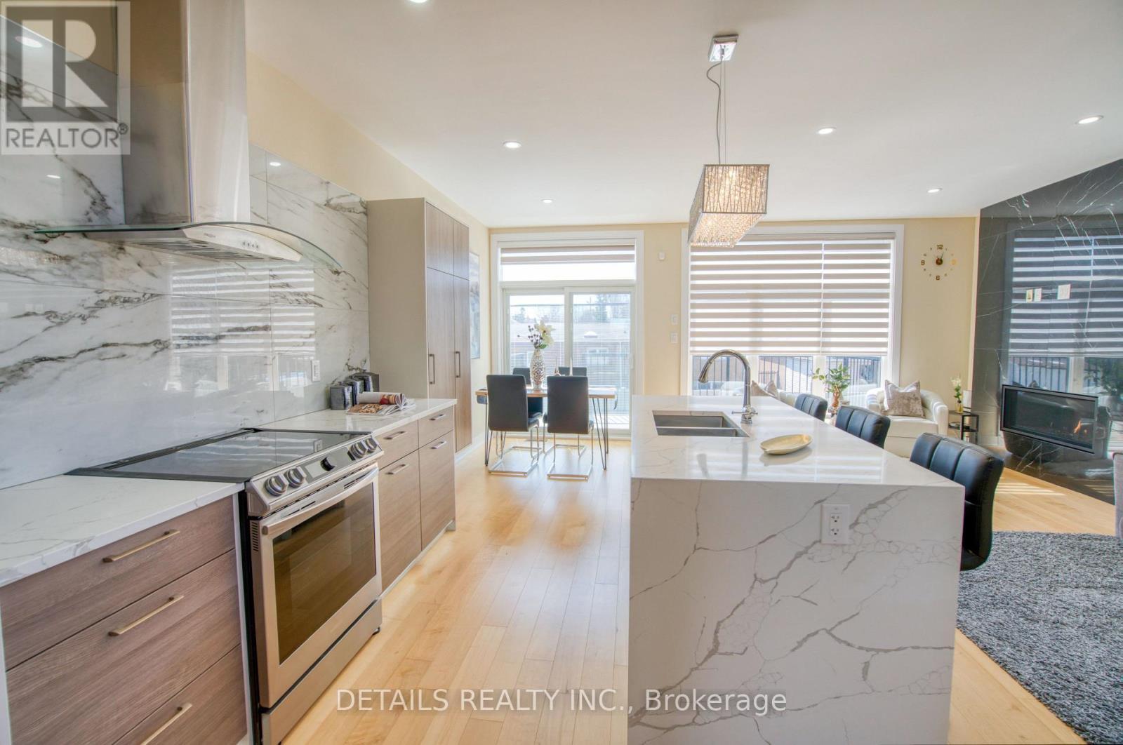 992 Baseline Road E, Ottawa, ON