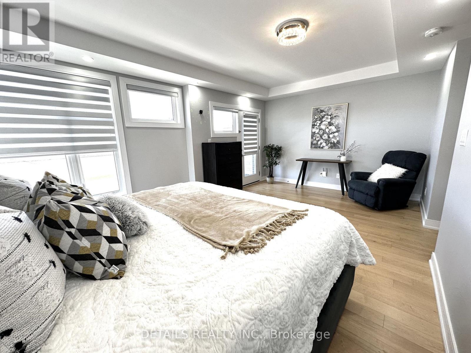 992 Baseline Road E, Ottawa, ON