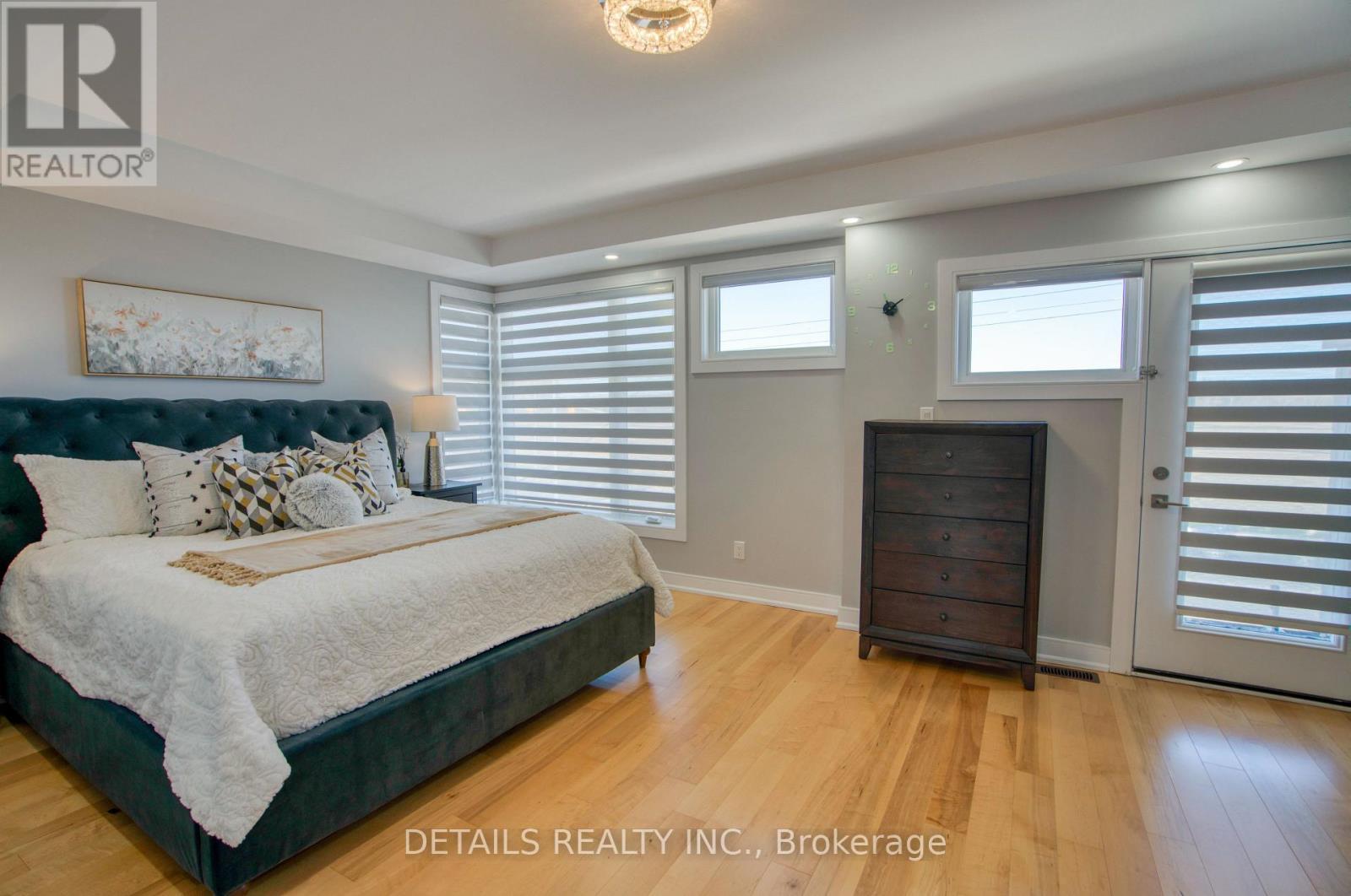 992 Baseline Road E, Ottawa, ON