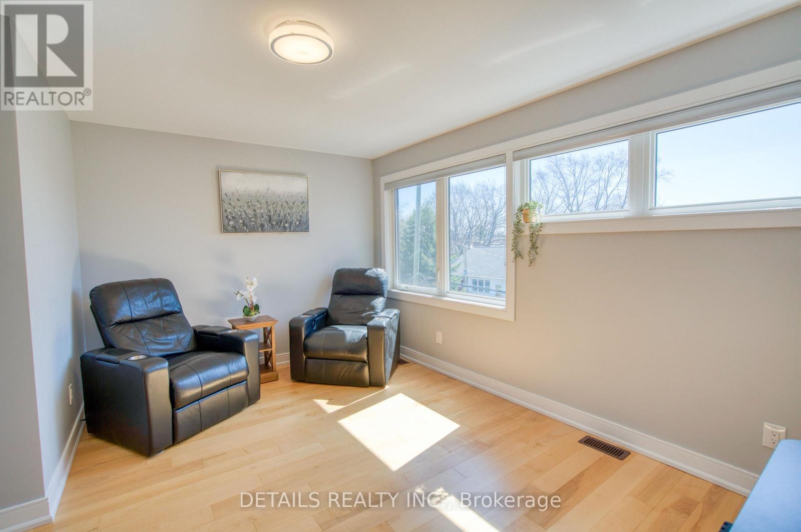 992 Baseline Road E, Ottawa, ON